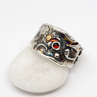 Artifact Ring with Garnet