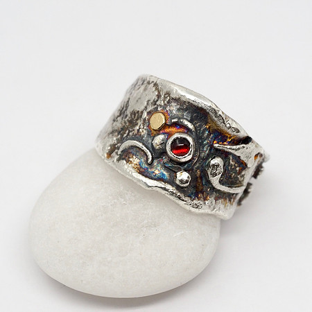 Artifact Ring with Garnet
